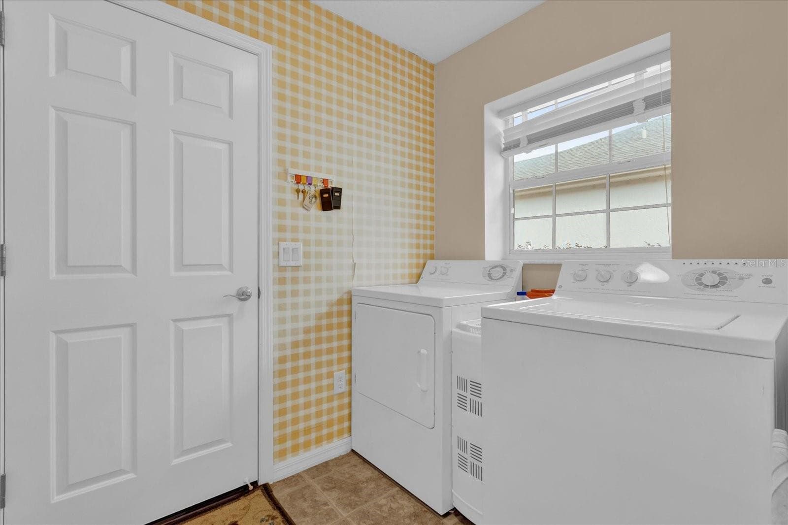 Single Family Residence at 2409 TAMARINDO DR, THE VILLAGES, photo 18 of 40