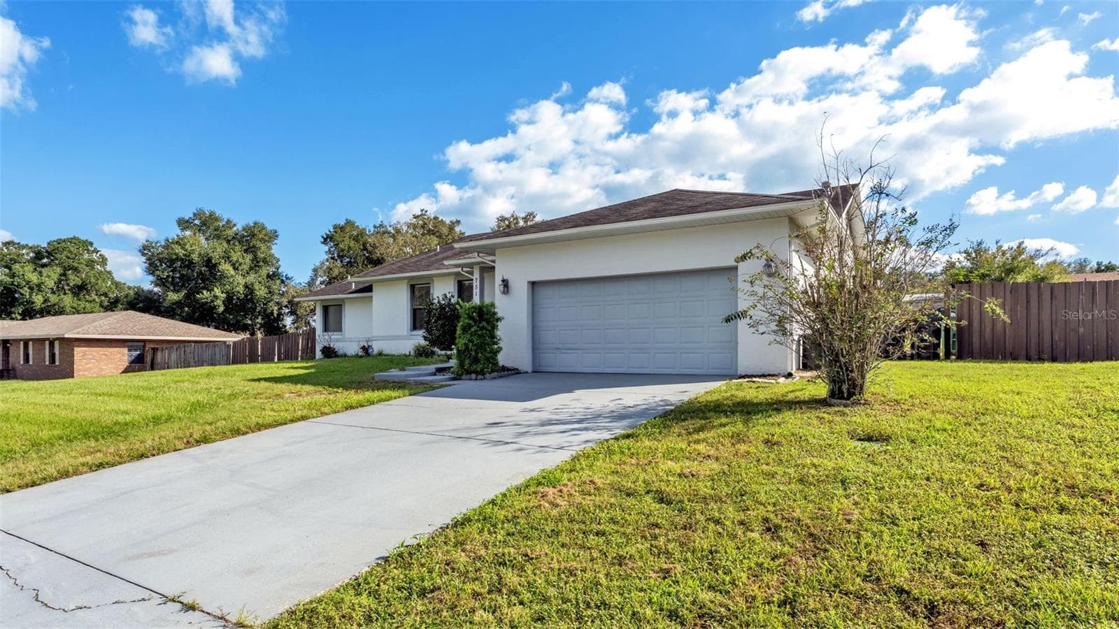 Single Family Residence at 751 CEDAR KNOLL DR N, LAKELAND, photo 2 of 42
