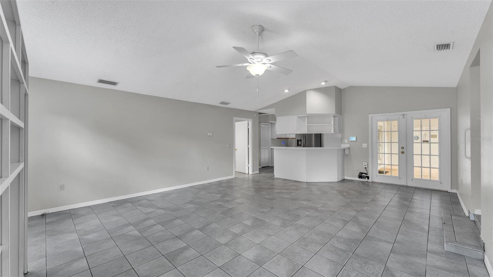 Single Family Residence at 751 CEDAR KNOLL DR N, LAKELAND, photo 5 of 42