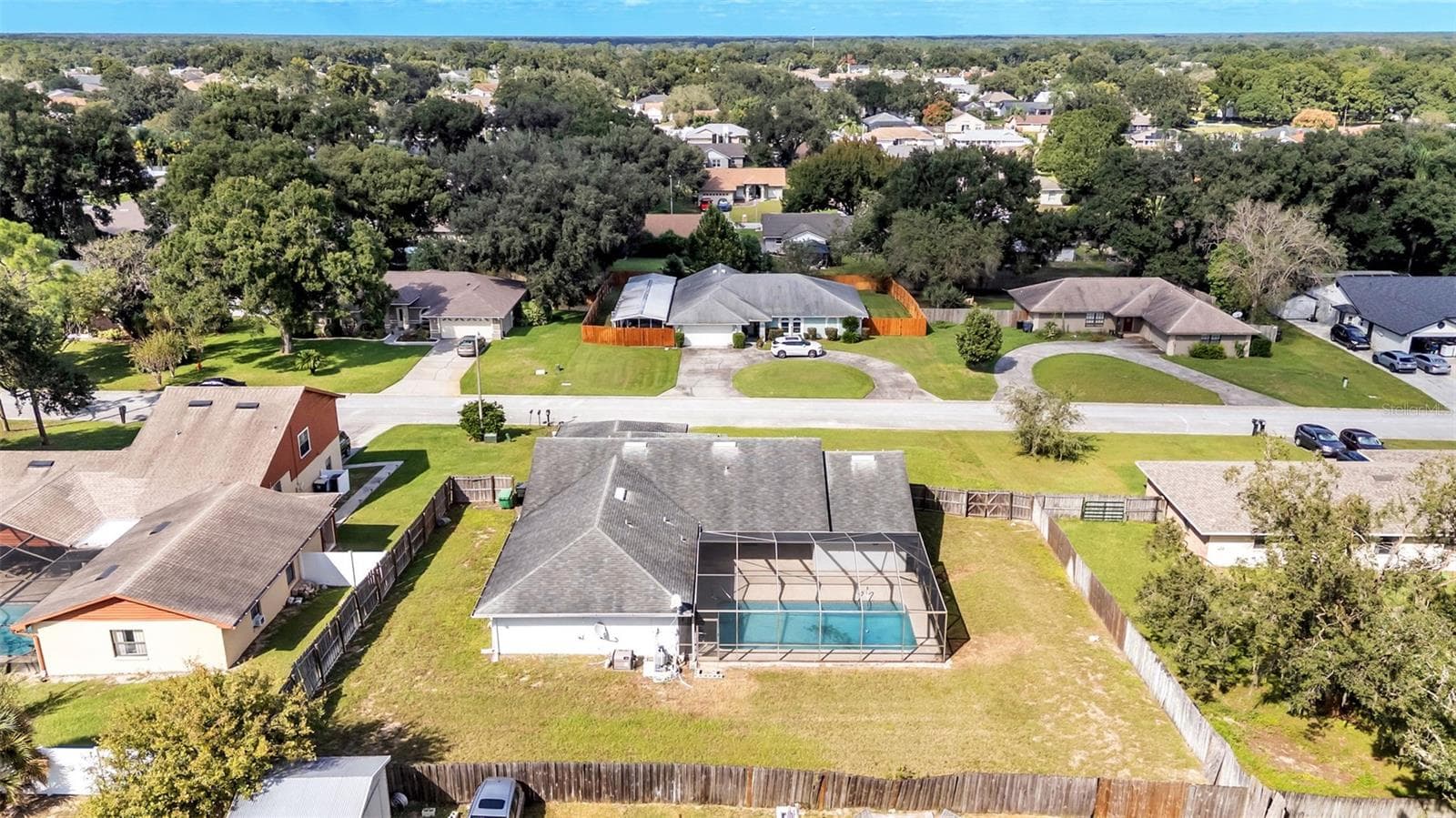 Single Family Residence at 751 CEDAR KNOLL DR N, LAKELAND, photo 41 of 42