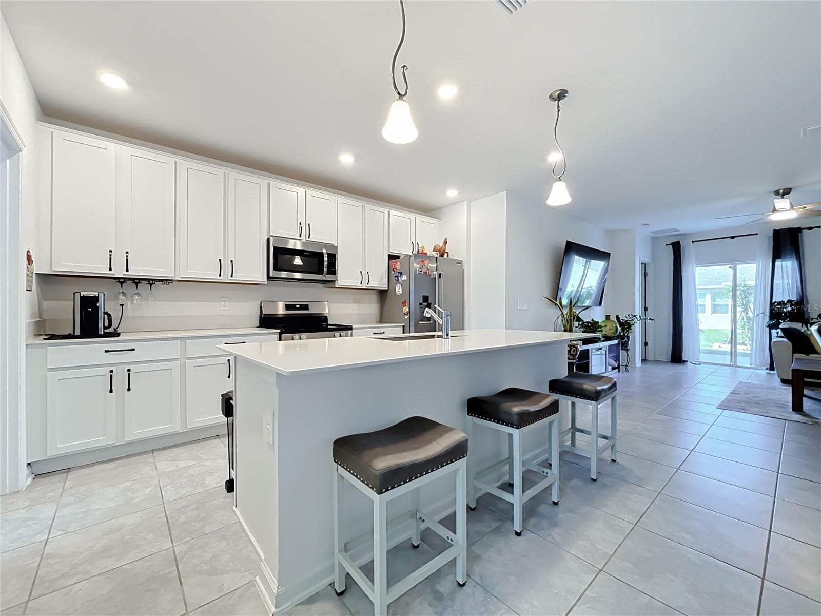 Single Family Residence at 4229 TWISTED TWIG BND, KISSIMMEE, photo 3 of 41