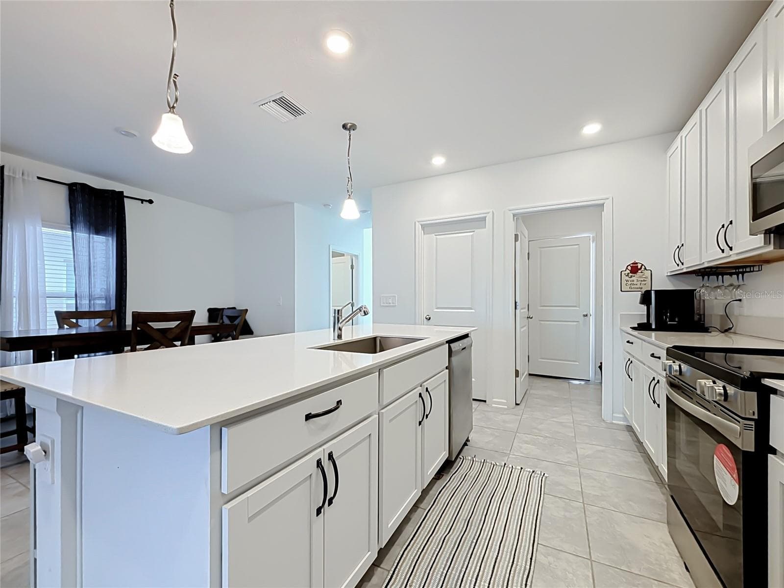 Single Family Residence at 4229 TWISTED TWIG BND, KISSIMMEE, photo 7 of 41