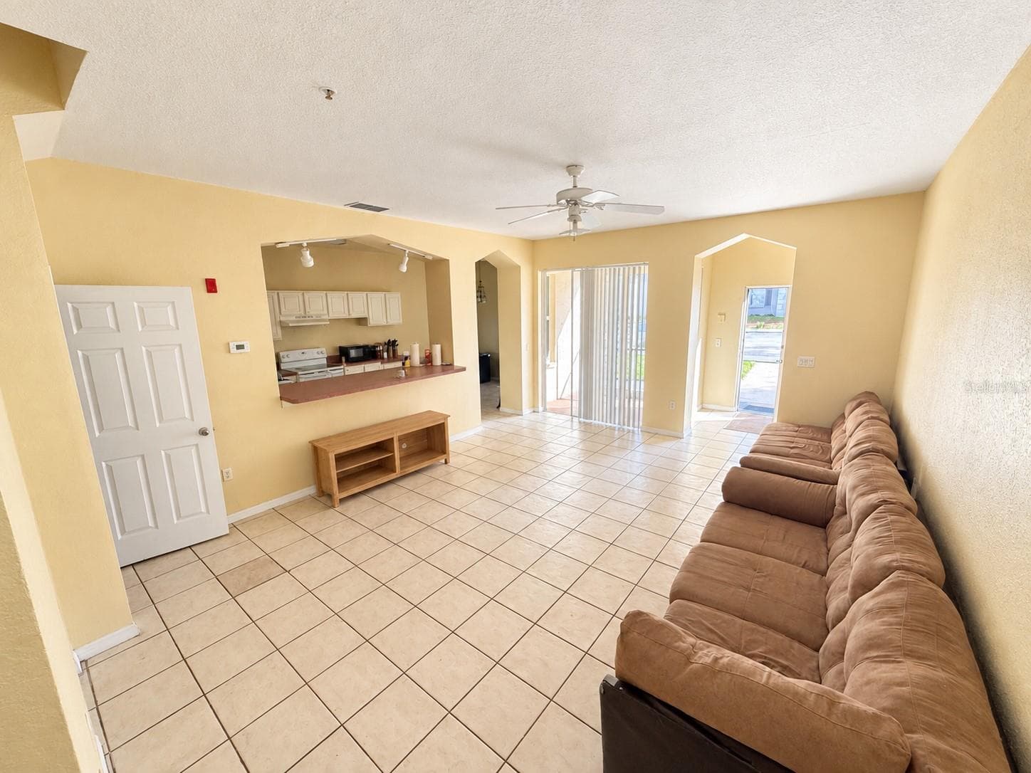 Condominium at 5001 SUNRIDGE PALMS DR, TAMPA, photo 3 of 20