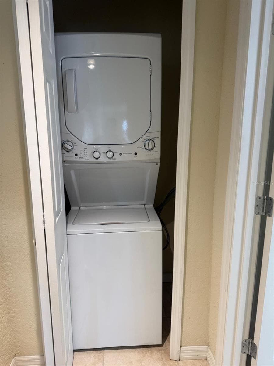 Condominium at 1928 CONWAY RD #14, ORLANDO, photo 10 of 27