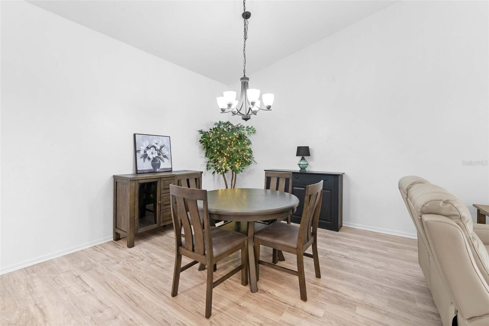 Single Family Residence at 3571 N TIMOTHY TER, BEVERLY HILLS, photo 12 of 36