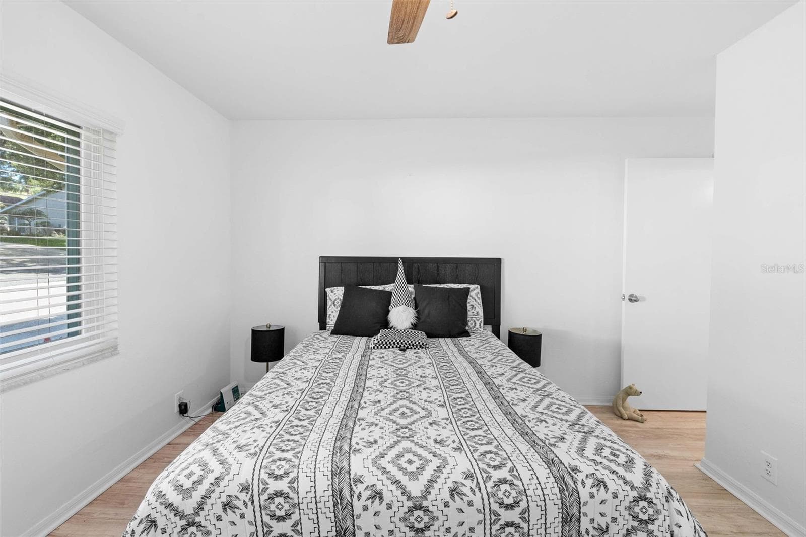 Single Family Residence at 3571 N TIMOTHY TER, BEVERLY HILLS, photo 26 of 36