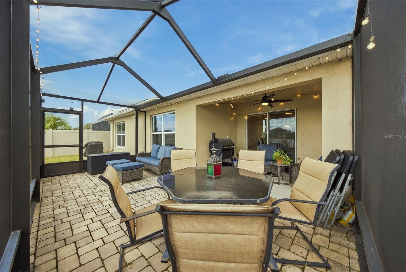 Lanai - 16739 SUNBURST LAKE ST, WIMAUMA