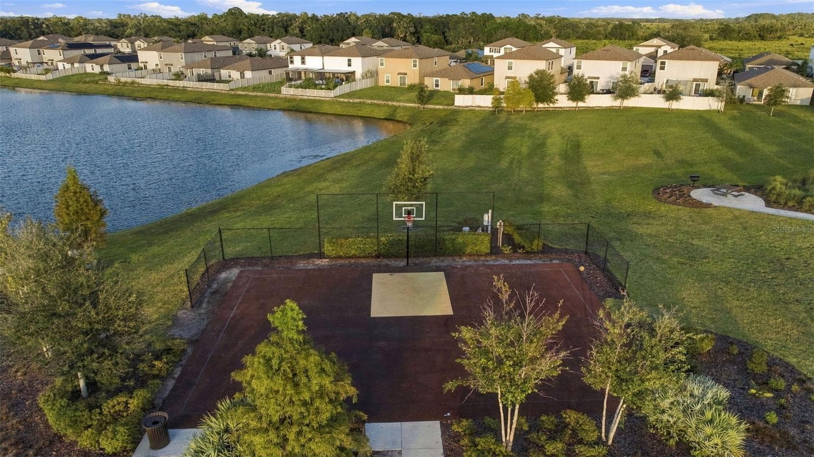 Basketball court - 16739 SUNBURST LAKE ST, WIMAUMA