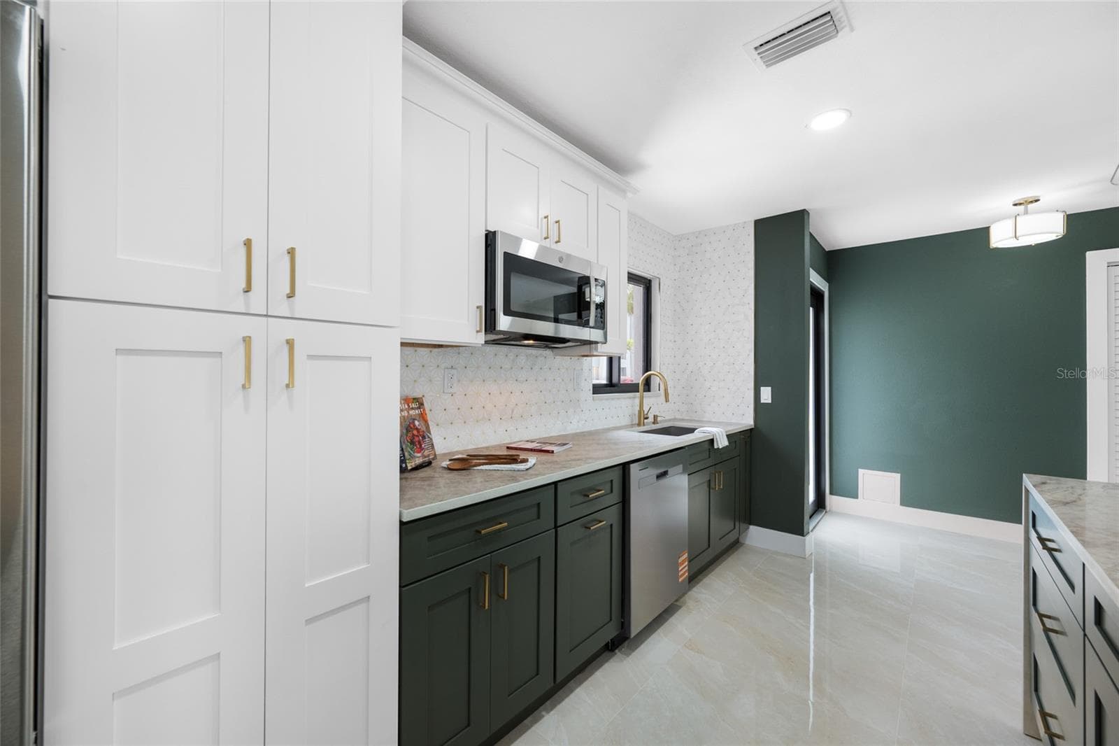 Single Family Residence at 4707 W PAUL AVE, TAMPA, photo 5 of 30