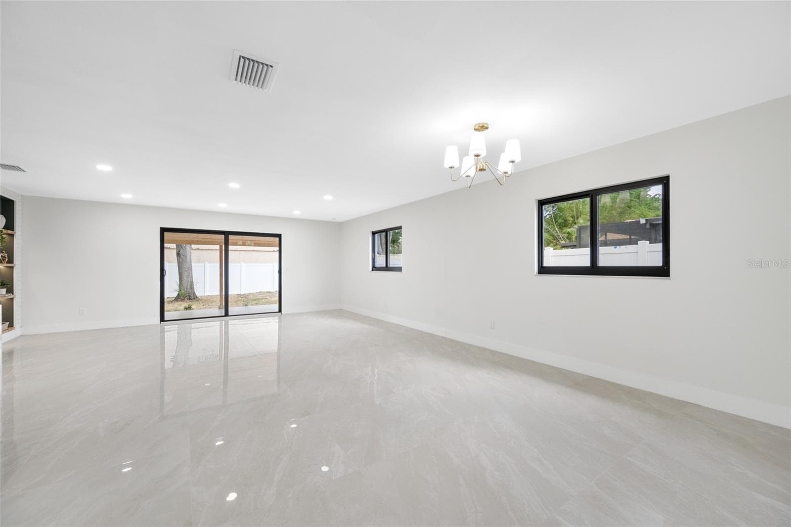 Single Family Residence at 4707 W PAUL AVE, TAMPA, photo 9 of 30