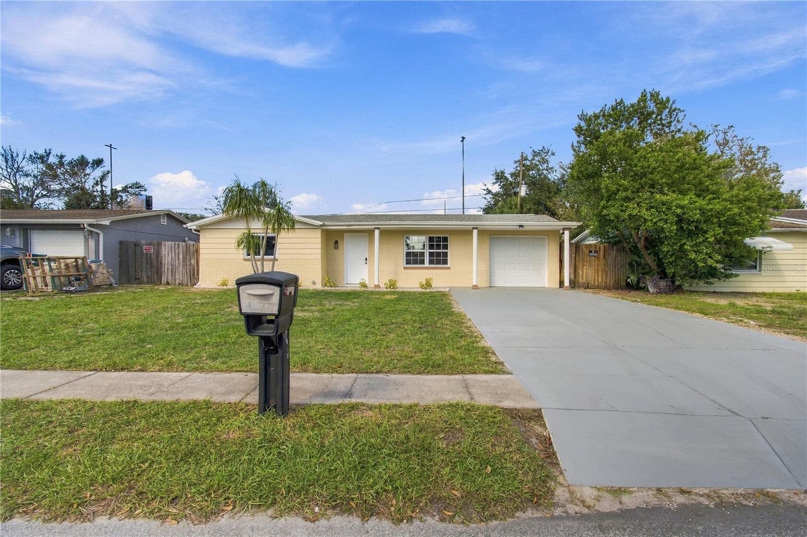 Single Family Residence at 4601 EASTWOOD LN, HOLIDAY, photo 2 of 63