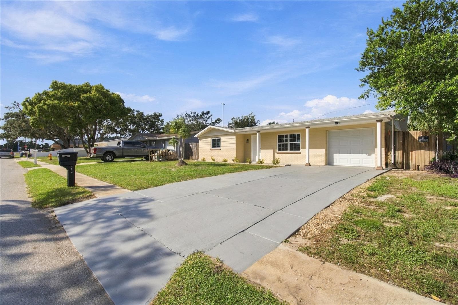 Single Family Residence at 4601 EASTWOOD LN, HOLIDAY, photo 3 of 63