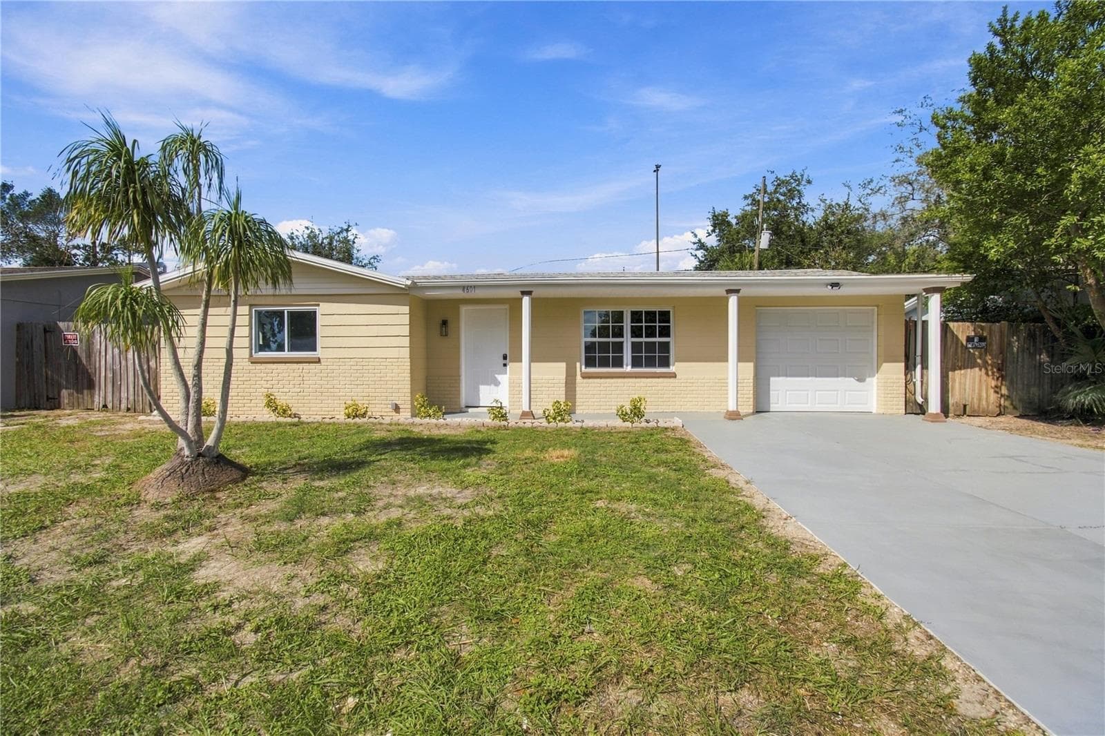 Single Family Residence at 4601 EASTWOOD LN, HOLIDAY, photo 5 of 63