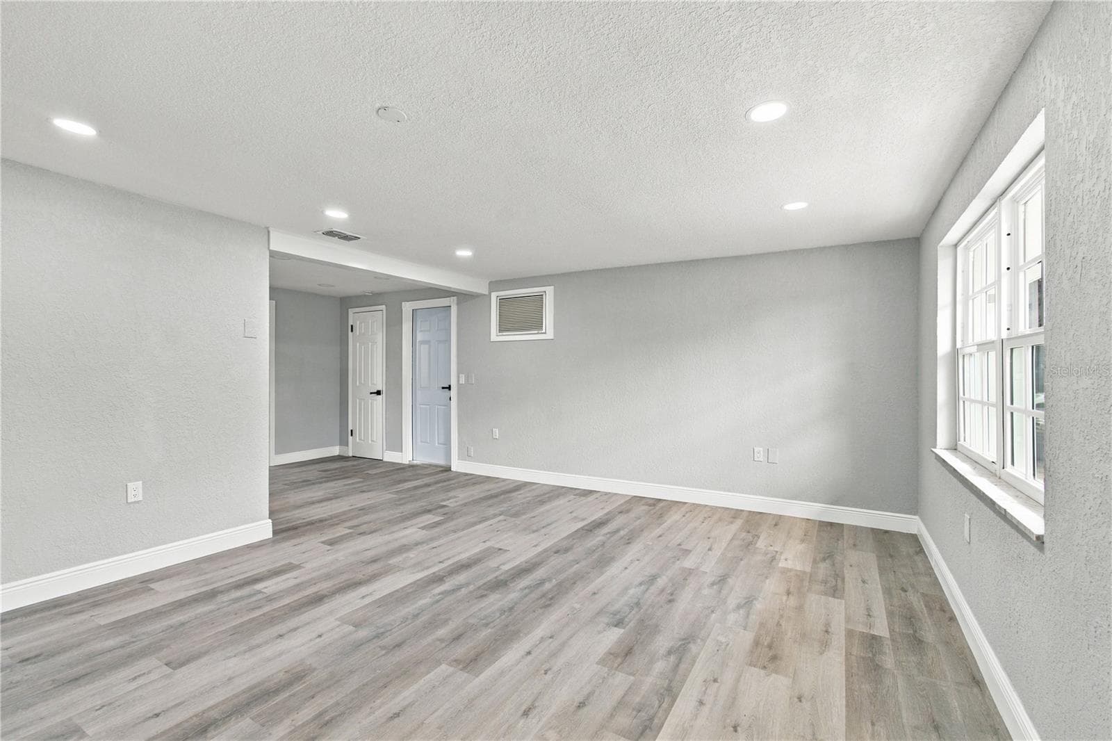 Single Family Residence at 4601 EASTWOOD LN, HOLIDAY, photo 9 of 63