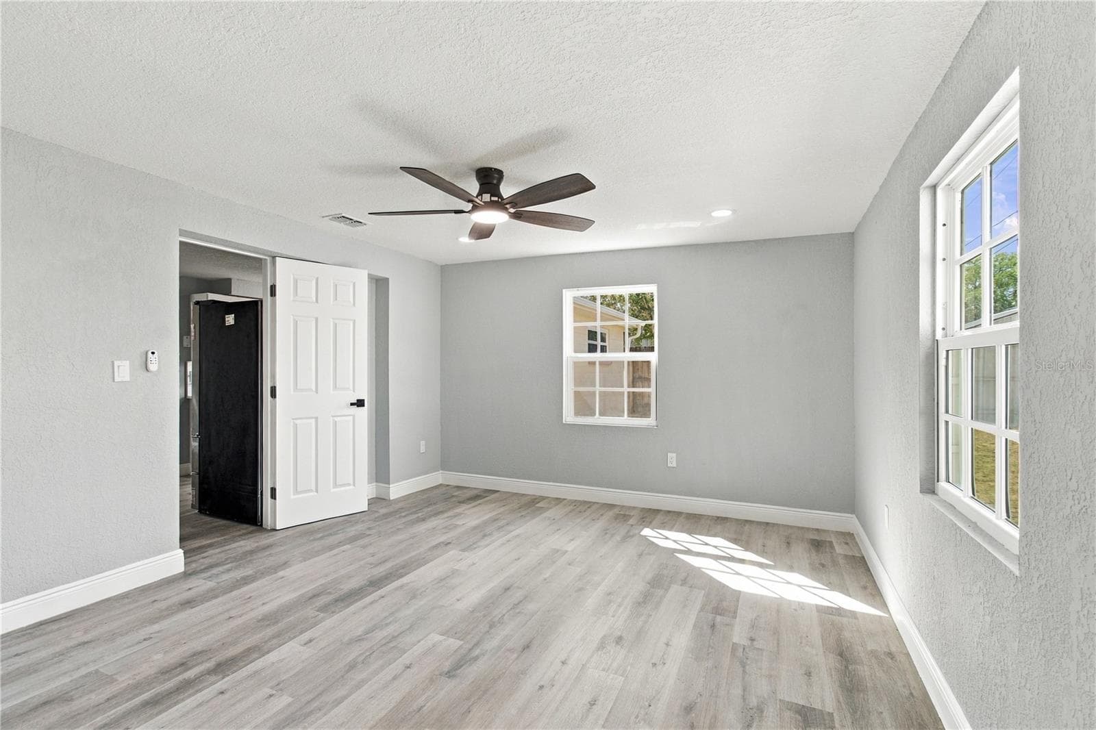 Single Family Residence at 4601 EASTWOOD LN, HOLIDAY, photo 21 of 63