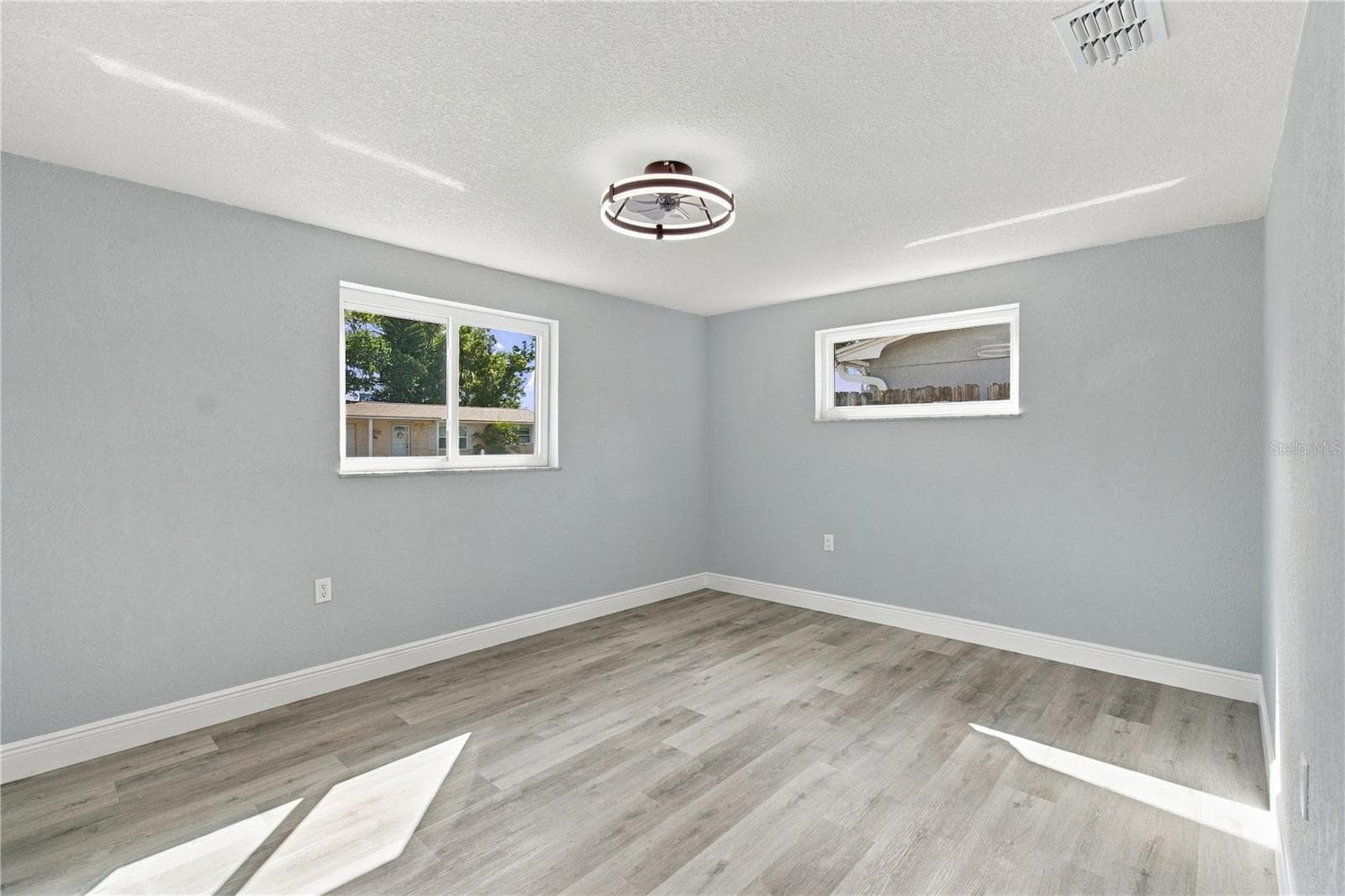 Single Family Residence at 4601 EASTWOOD LN, HOLIDAY, photo 27 of 63