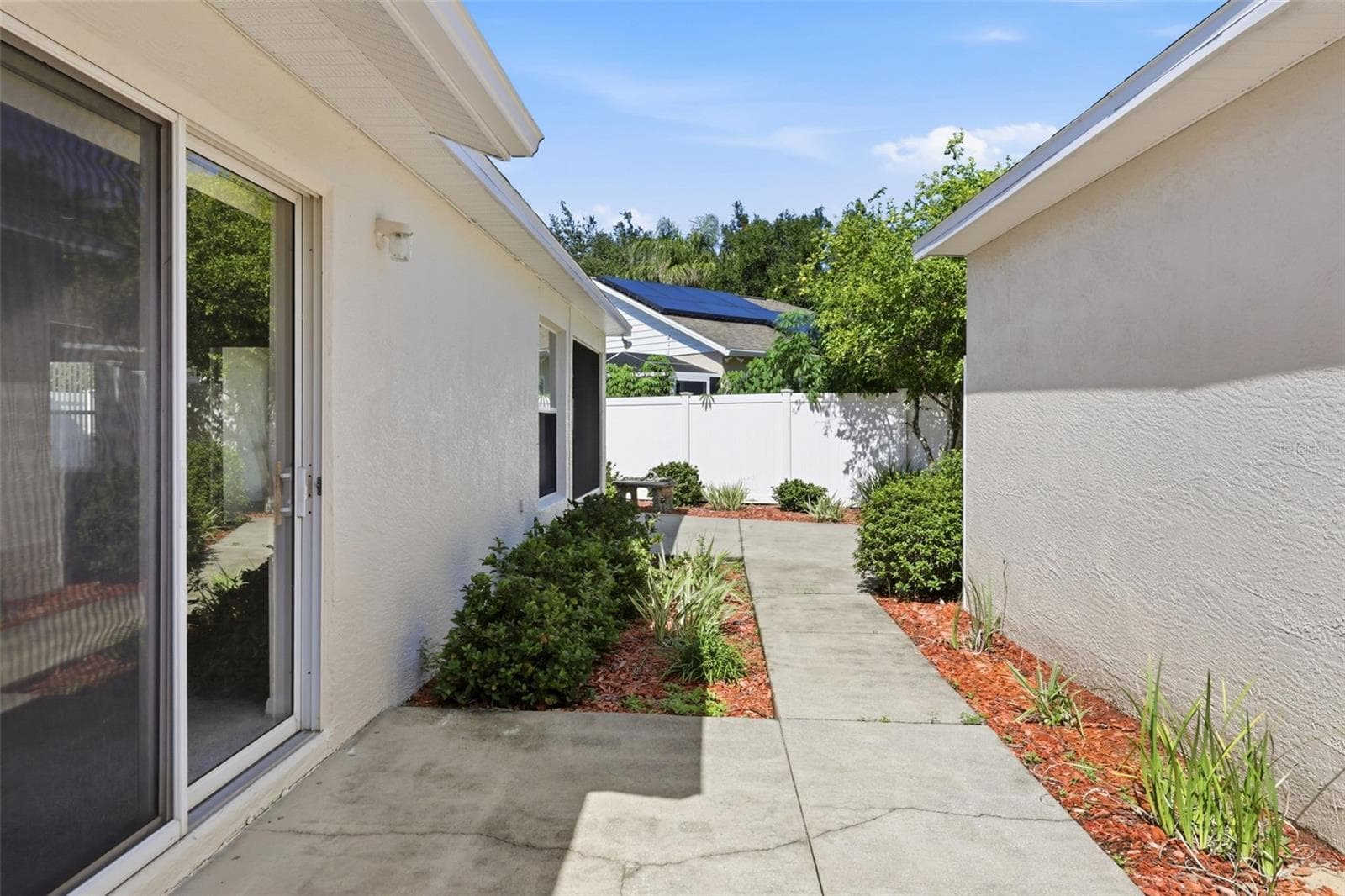 Side walk-way and patio - 2120 BRAXTON ST, CLERMONT