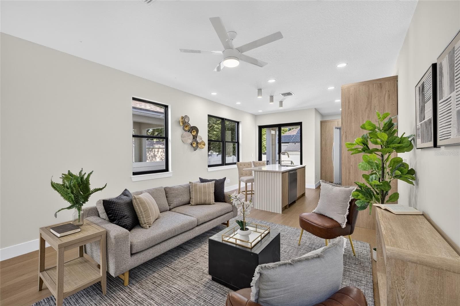 Living Room - 2601 N 1/2 ALBANY AVE, TAMPA