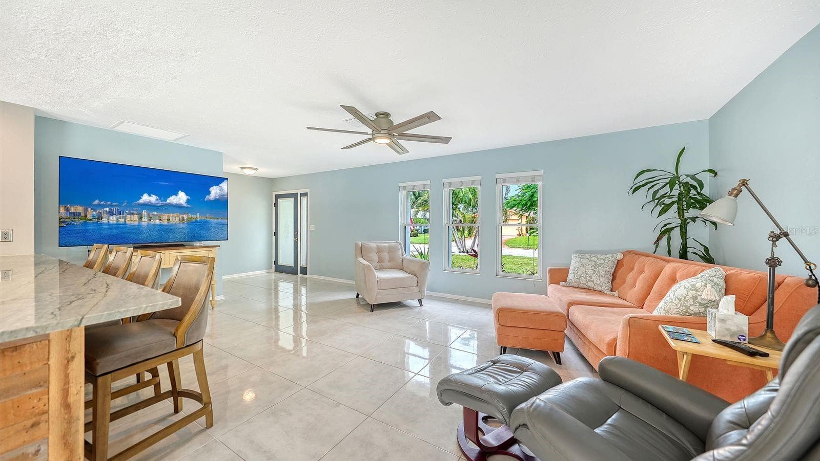 Living Room and Breakfast Bar - 2295 PINE VIEW CIR, SARASOTA