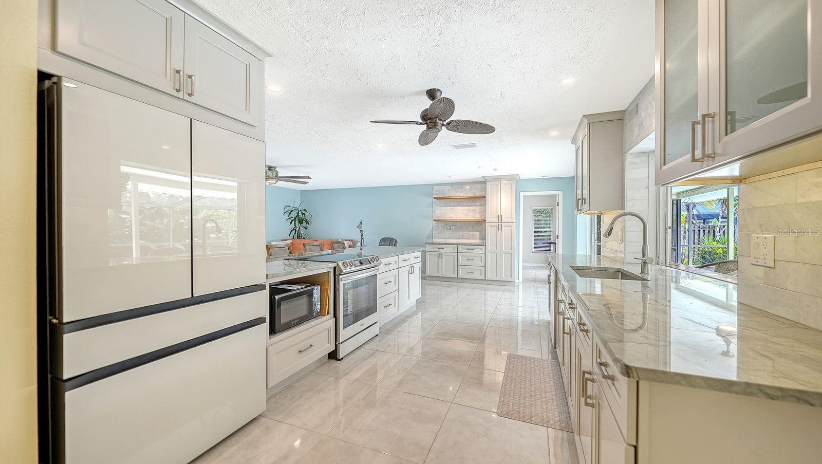 Complete Newer Kitchen! - 2295 PINE VIEW CIR, SARASOTA