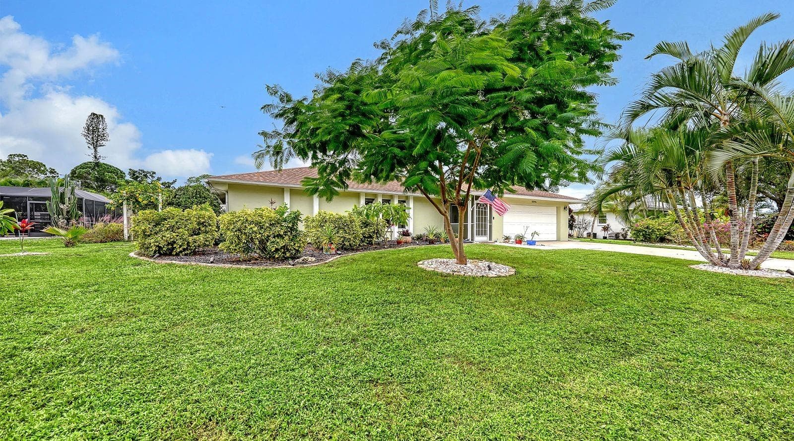 Exterior Front of Home - 2295 PINE VIEW CIR, SARASOTA
