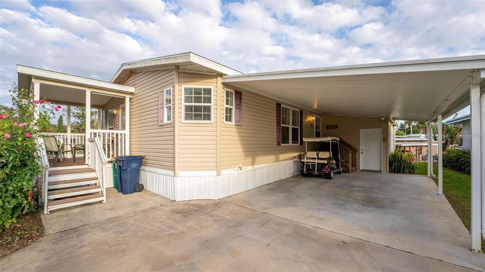Manufactured Home at 2417 VINDALE RD, TAVARES, photo 7 of 54