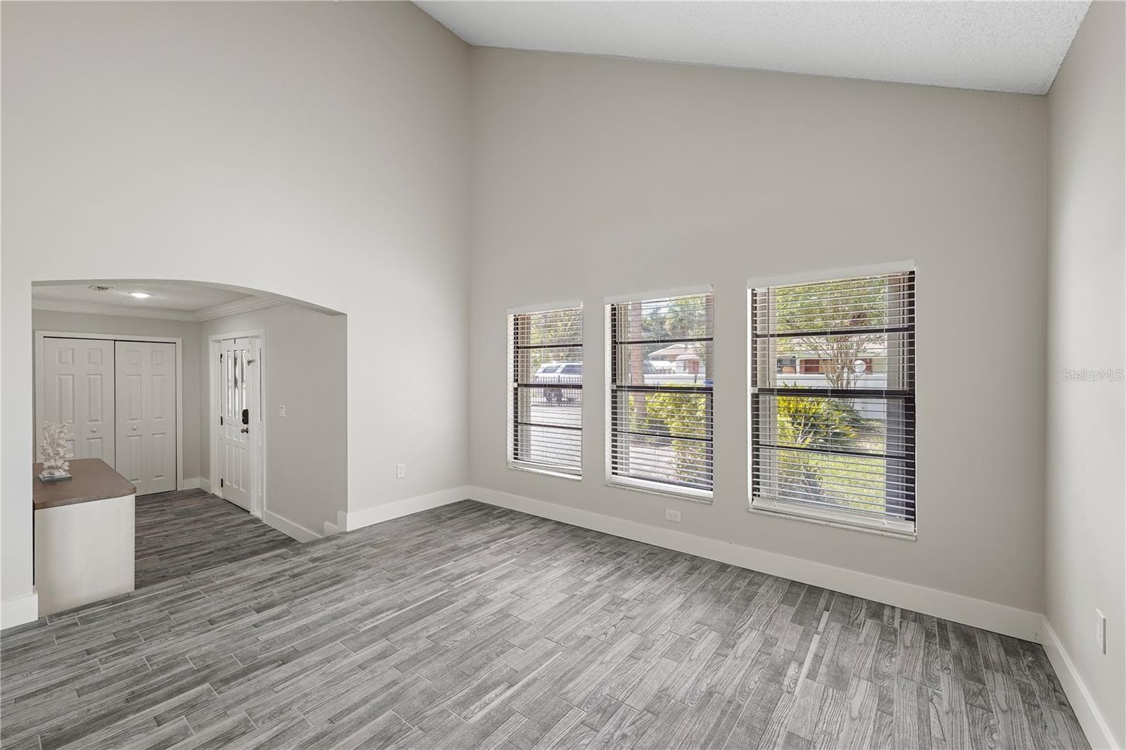 Dinning - 4270 INDIAN RIVER DR, COCOA