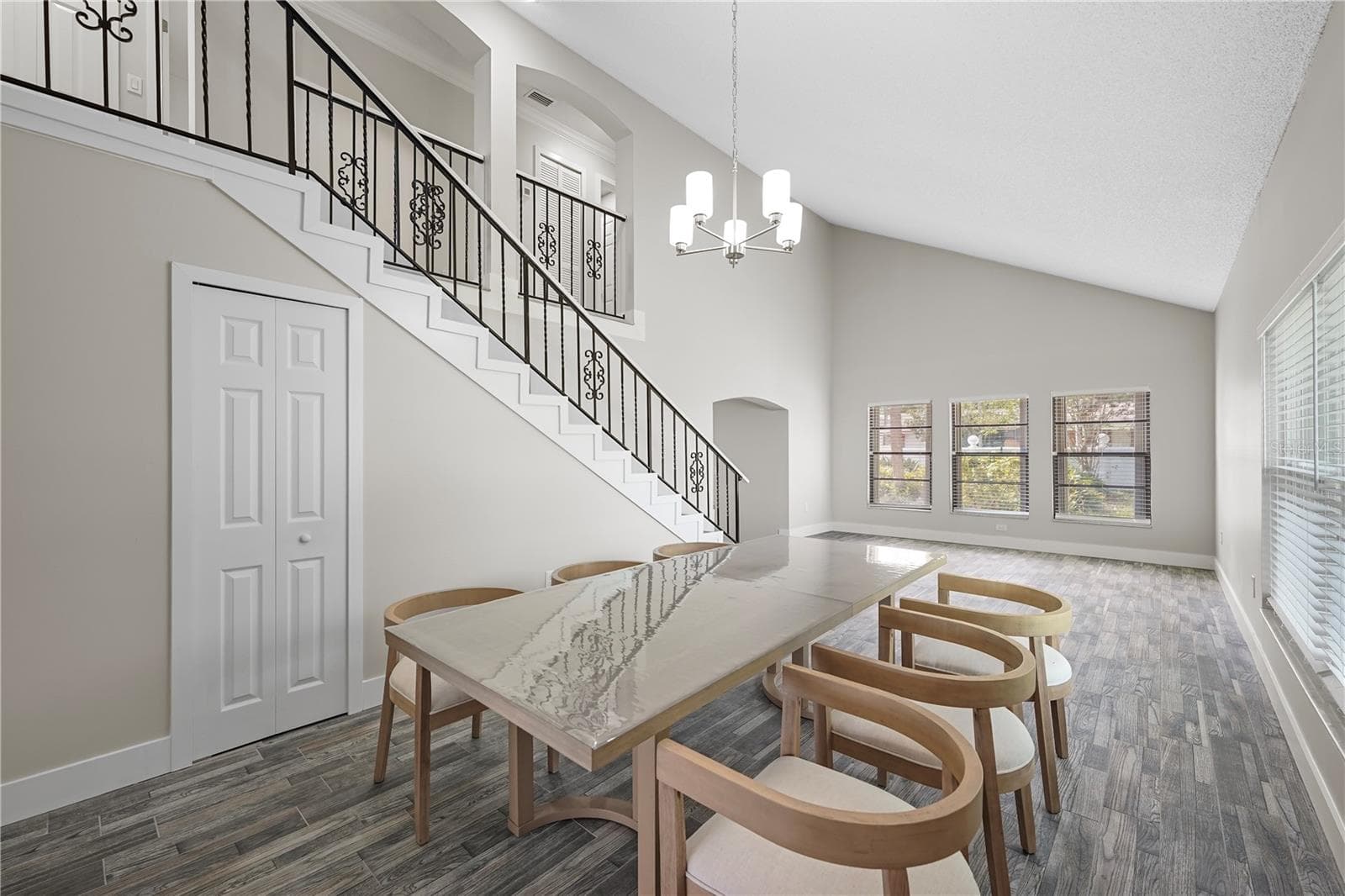 Dinning - 4270 INDIAN RIVER DR, COCOA