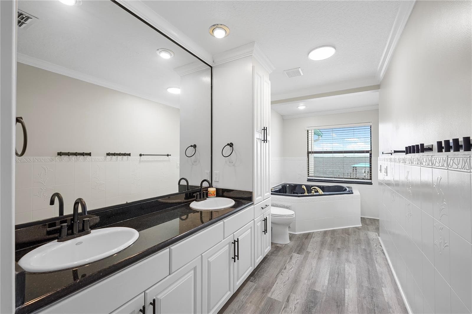 Primary Bathroom - 4270 INDIAN RIVER DR, COCOA