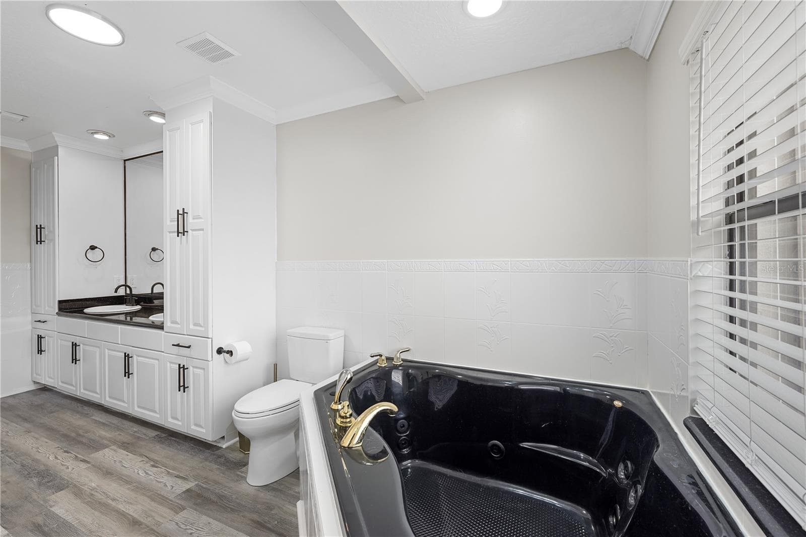 Primary Bathroom - 4270 INDIAN RIVER DR, COCOA