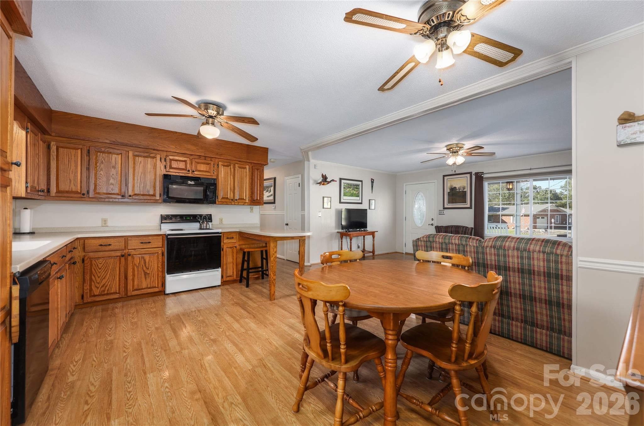 Dining area - 149 Seeley Drive, Denton