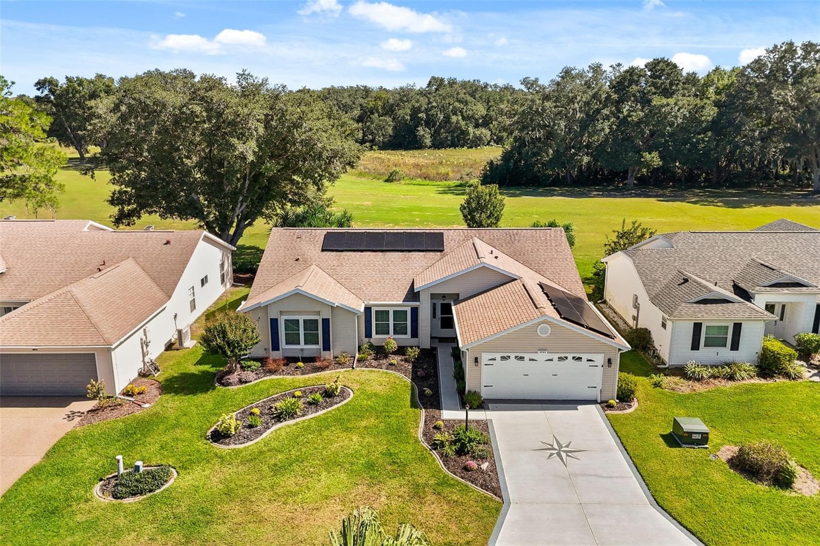 Single Family Residence at 4704 RIVER RIDGE DR, LEESBURG, photo 2 of 47