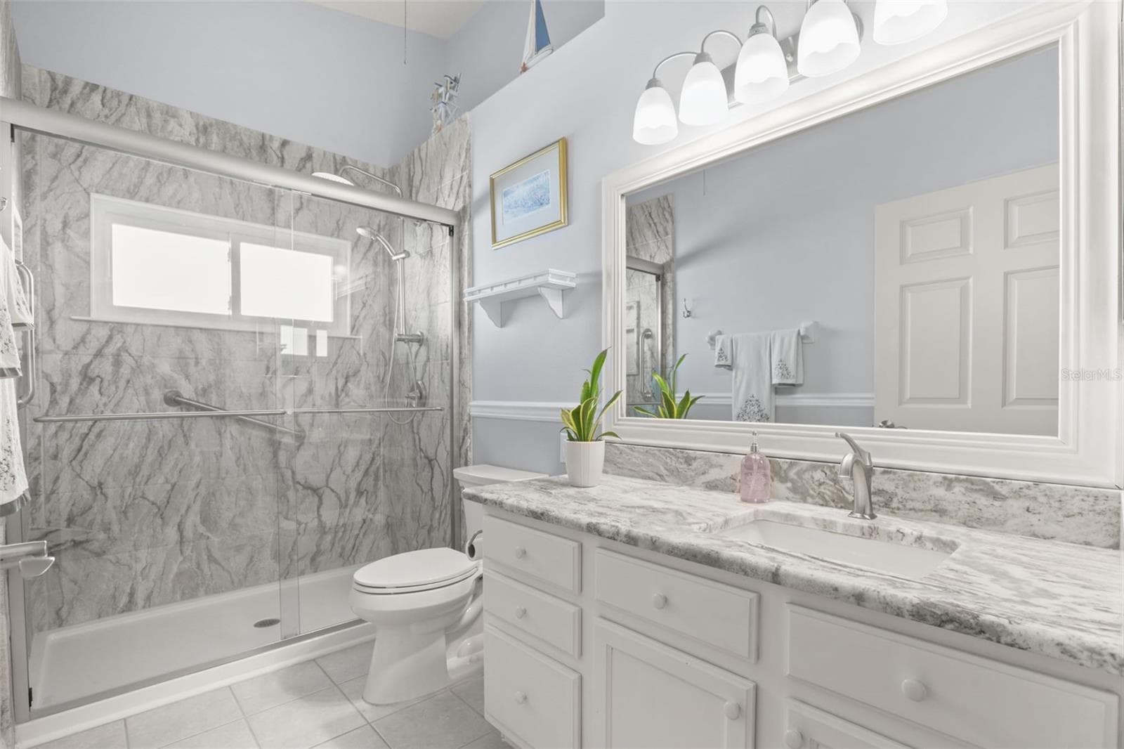Guest Bath - 4704 RIVER RIDGE DR, LEESBURG