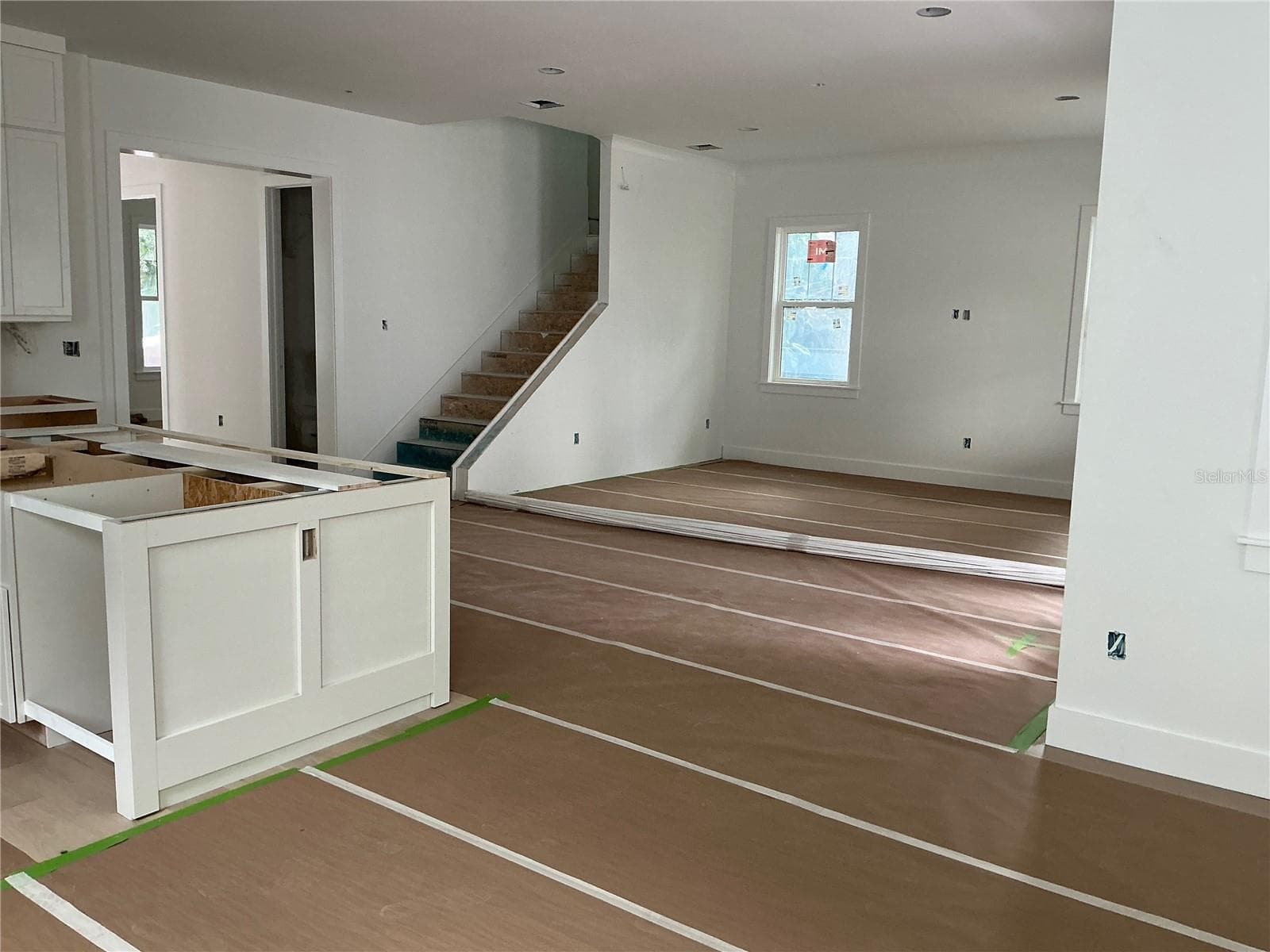 LIVING ROOM KITCHEN COMBO - 485 11TH AVE N, ST PETERSBURG