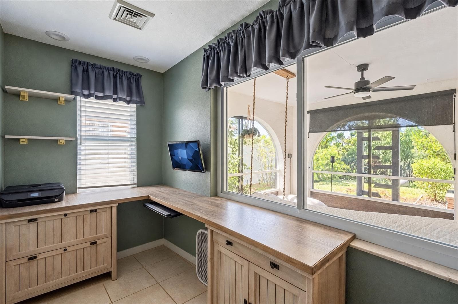 Built-In Desk Area - 3065 CLIFFORD ST, PUNTA GORDA
