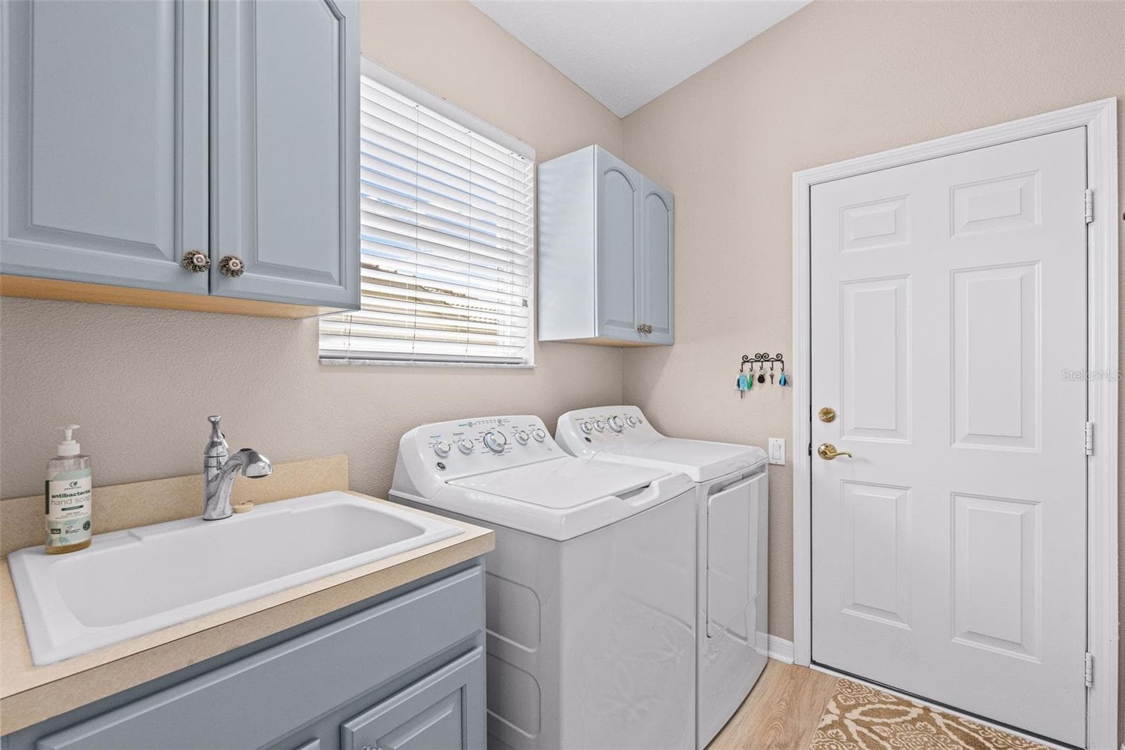 Single Family Residence at 7164 DREWRYS BLF, BRADENTON, photo 17 of 53