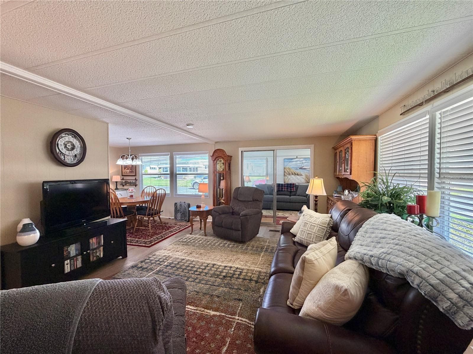 Mobile Home at 131 BOUGAINVILLEA DR, LEESBURG, photo 12 of 68
