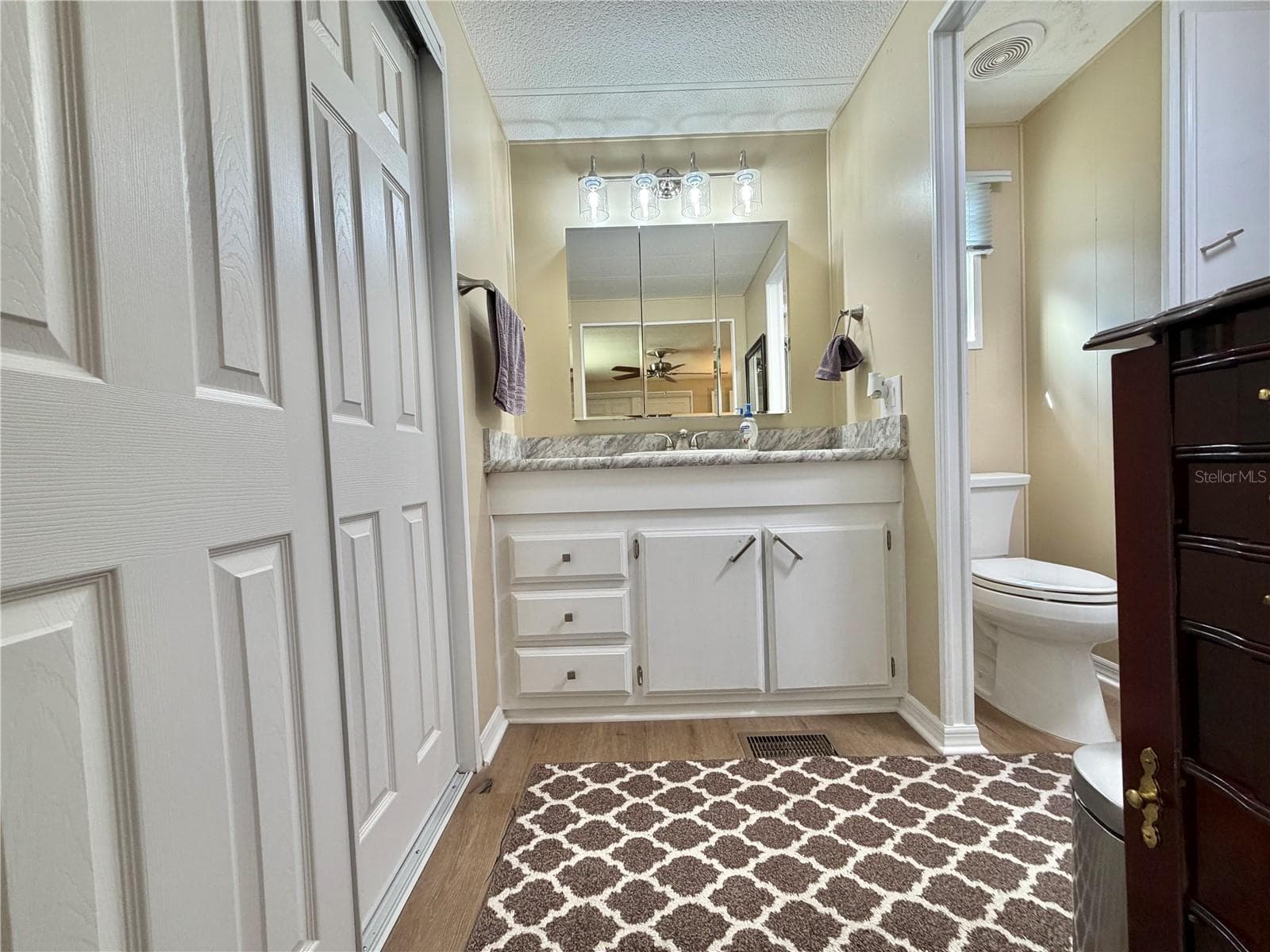 Mobile Home at 131 BOUGAINVILLEA DR, LEESBURG, photo 37 of 68