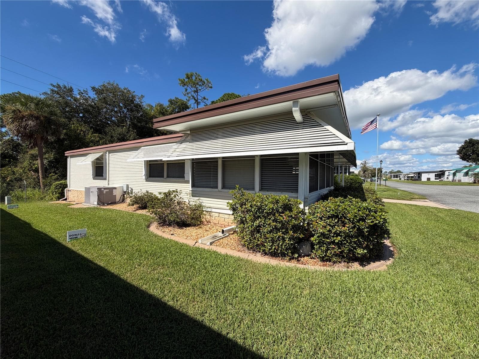 Mobile Home at 131 BOUGAINVILLEA DR, LEESBURG, photo 65 of 68
