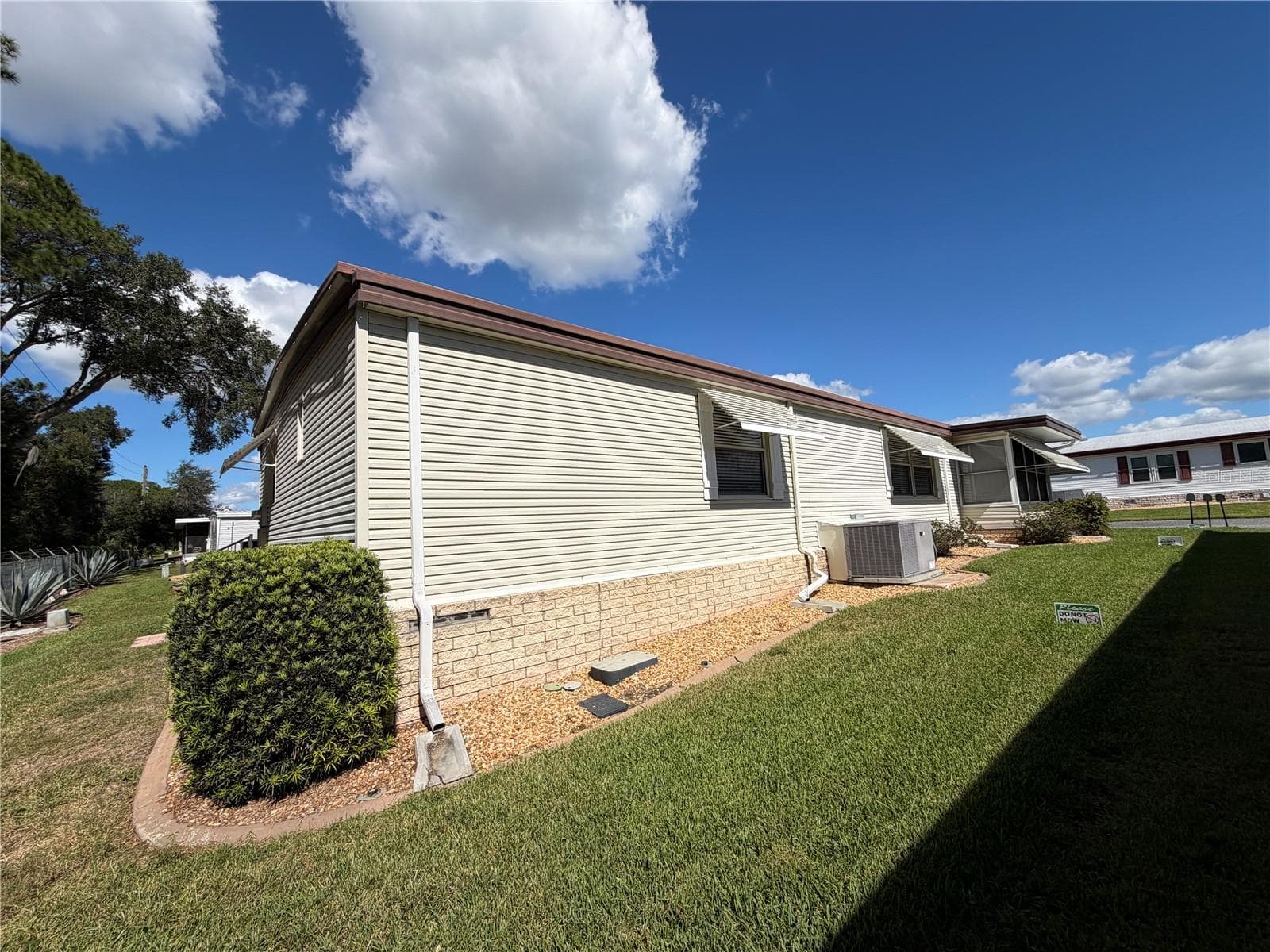 Mobile Home at 131 BOUGAINVILLEA DR, LEESBURG, photo 66 of 68
