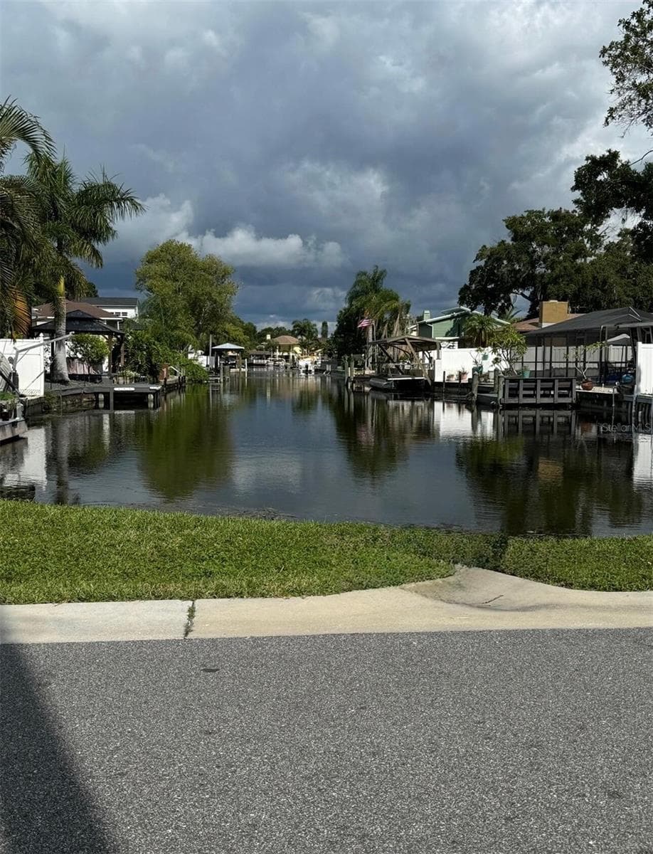 Single Family Residence at 22 CYPRESS DR, PALM HARBOR, photo 33 of 37