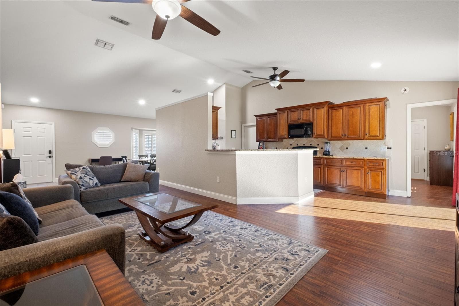 Single Family Residence at 11134 MAYFLOWER RD, SPRING HILL, photo 6 of 42