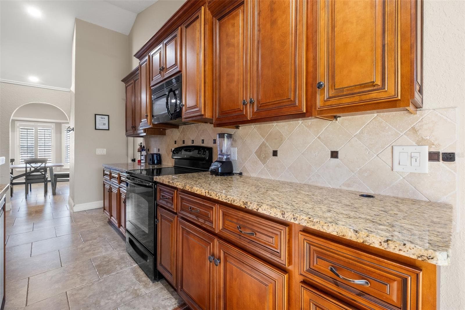 Single Family Residence at 11134 MAYFLOWER RD, SPRING HILL, photo 8 of 42
