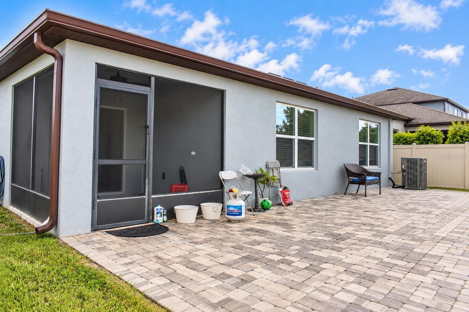 Screened-In Lanai & Extended Paver Patio - 30390 CARAVELLE LN, WESLEY CHAPEL