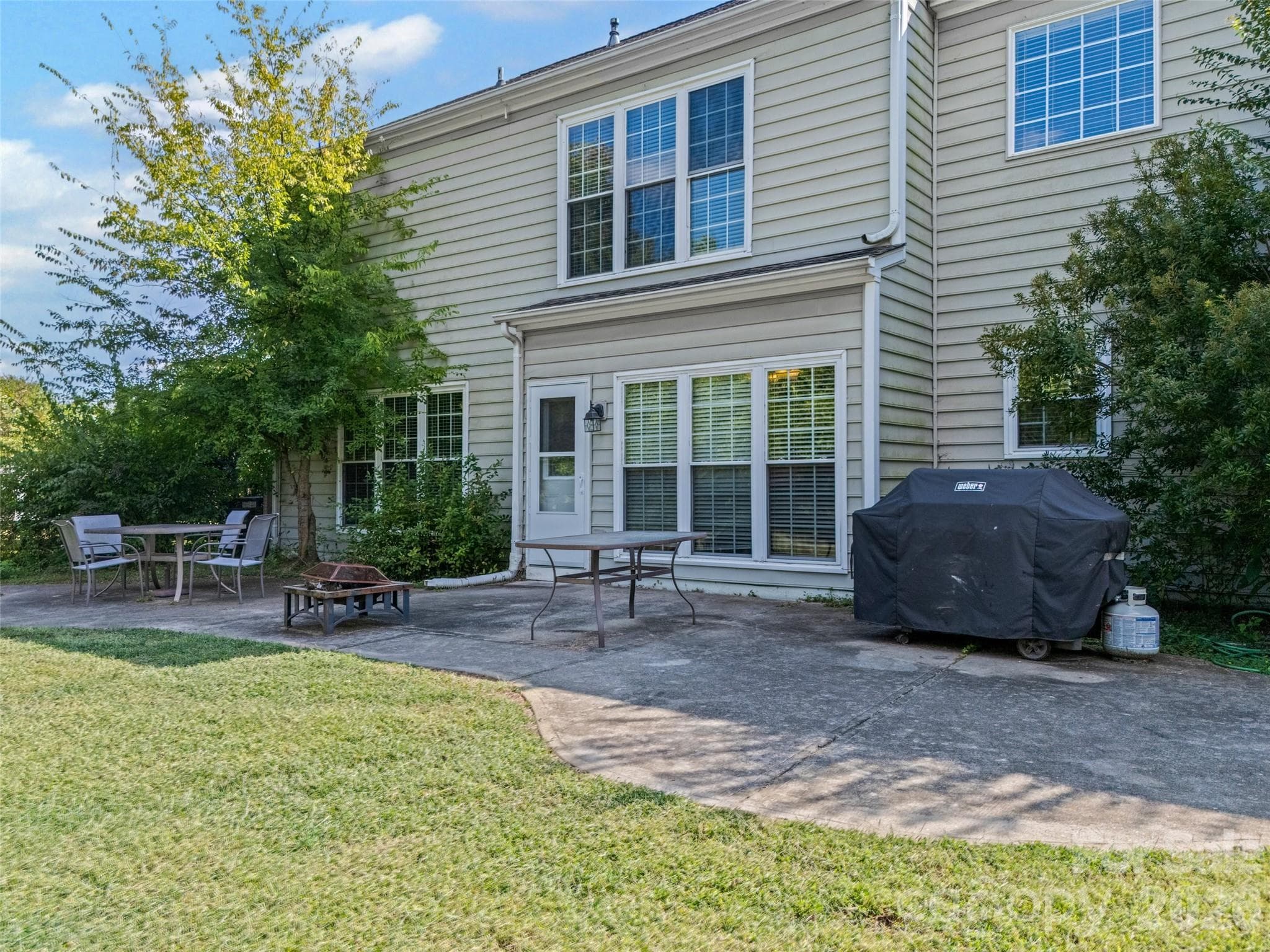 Back Pation - 5899 Crimson Oak Court, Harrisburg