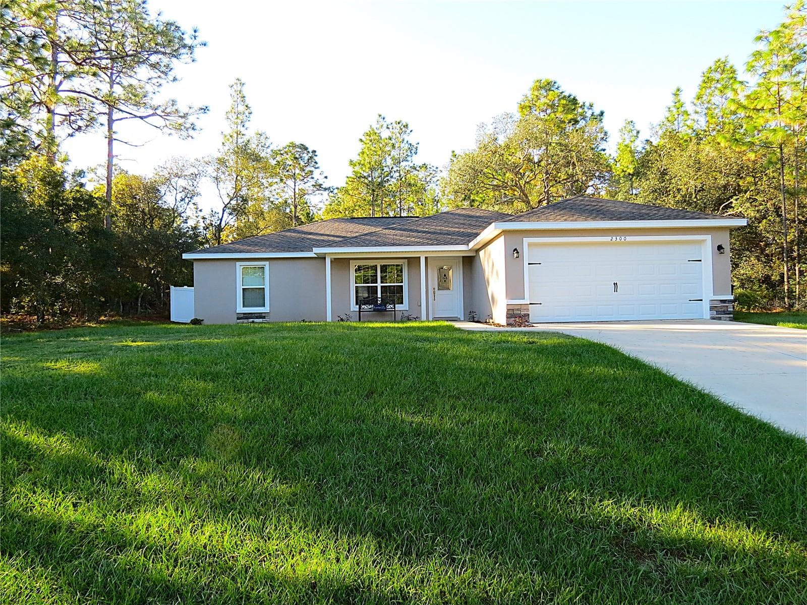 2300 W WAVECREST DR