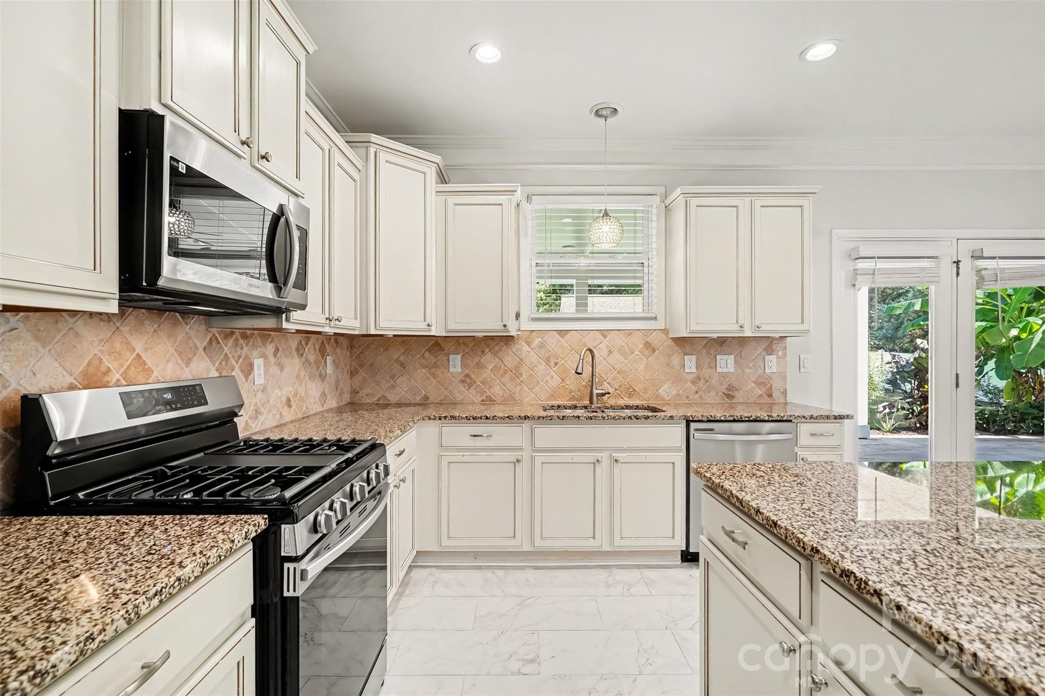Single Family Residence at 4440 Carrington Drive, Lancaster, photo 13 of 37