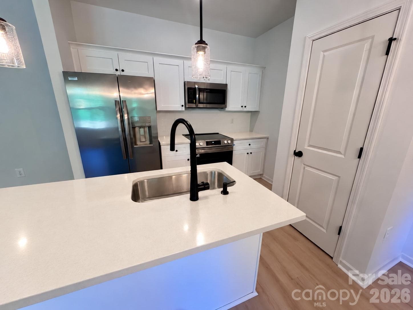 Single Family Residence at 1028 Saratoga Drive, Charlotte, photo 5 of 15