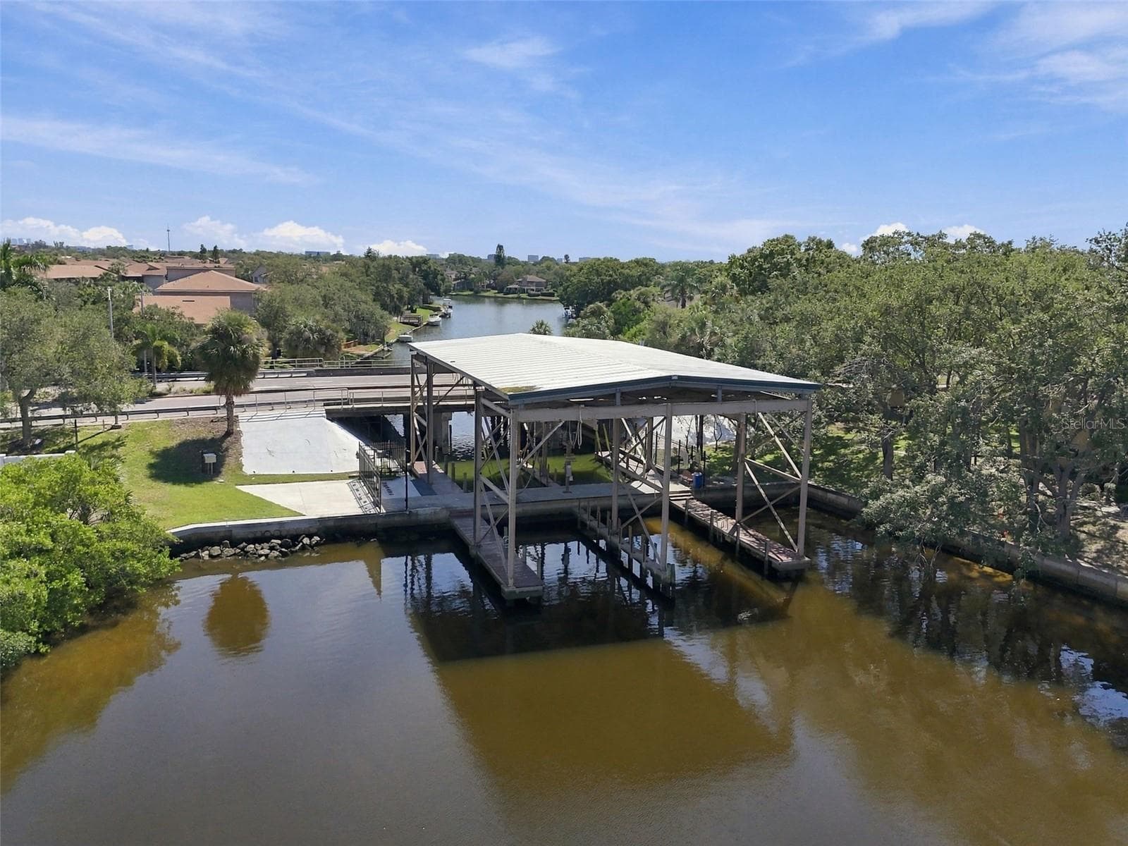 Boat lift - 5406 E LONGBOAT, TAMPA