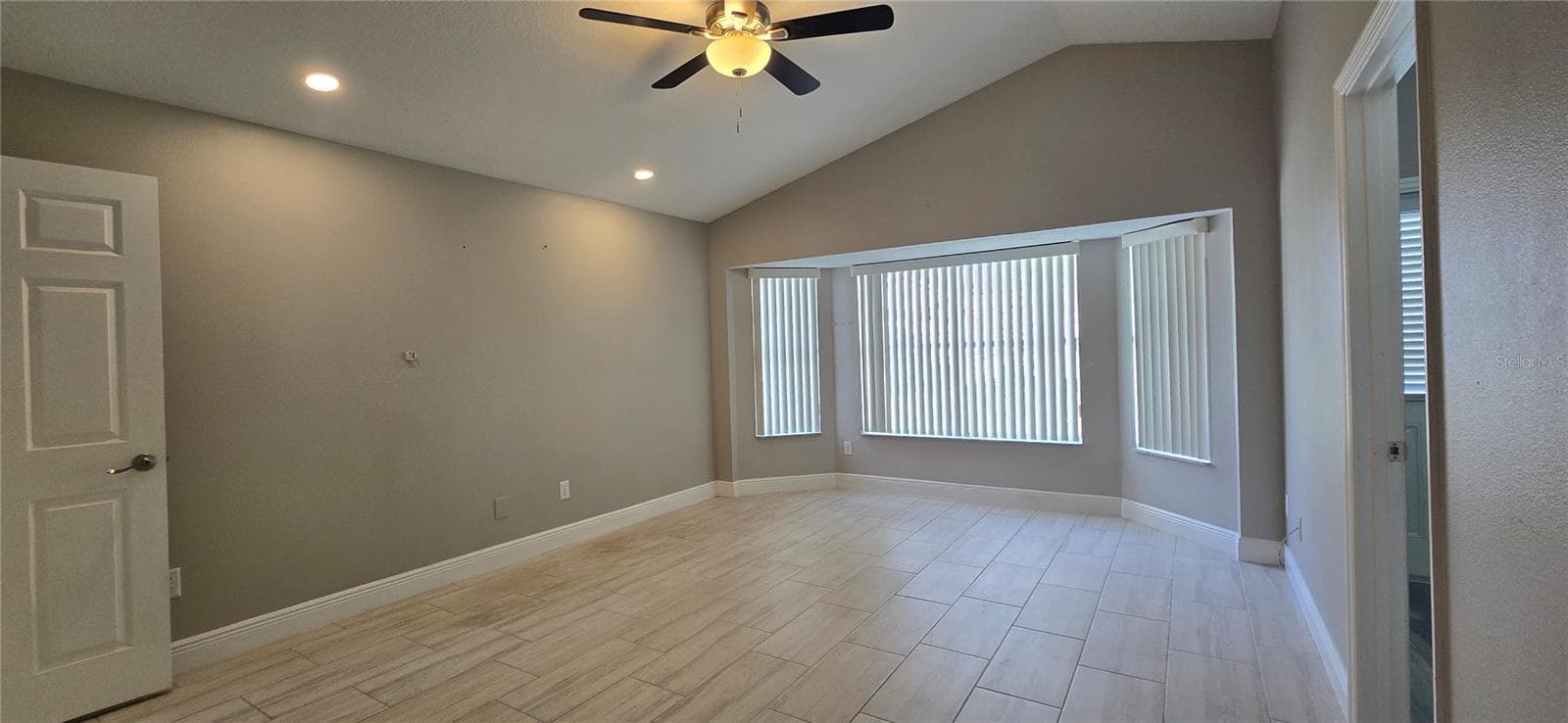 Single Family Residence at 1527 HIGH GROVE WAY, ORLANDO, photo 11 of 32